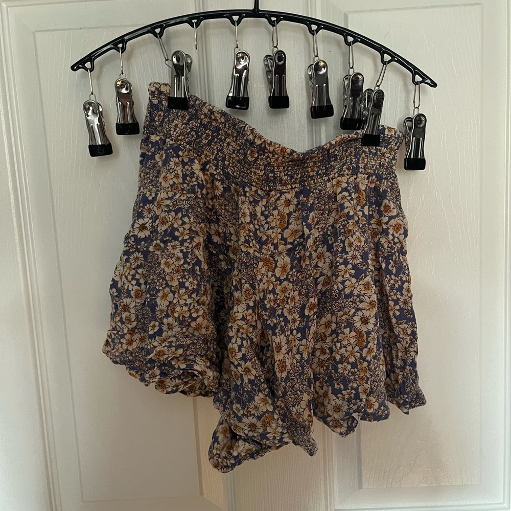 Women’s scort